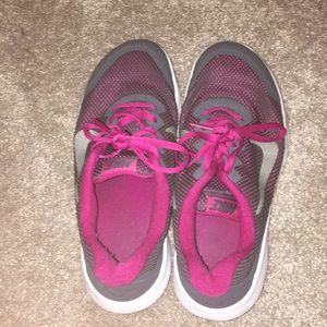 Nike girls shoes